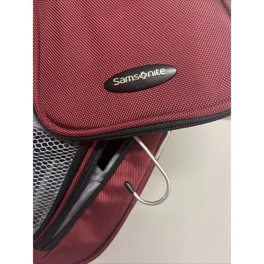 Samsonite carry toiletry